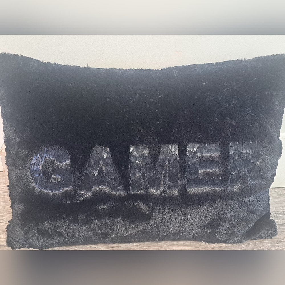 Brand New Mainstay Kidd Black Furry Gamer Pillow
